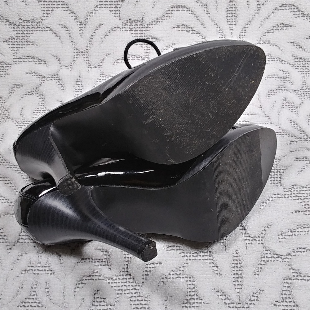 Heeled Patent Leather Oxfords by Voltage - Picture 5 of 6
